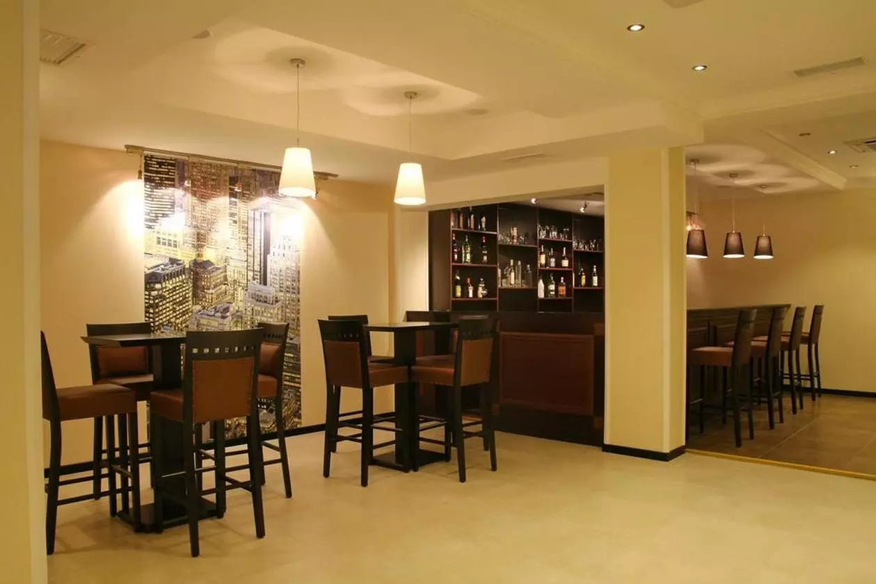 MARIONN_SHABAVIZ (2).jpg